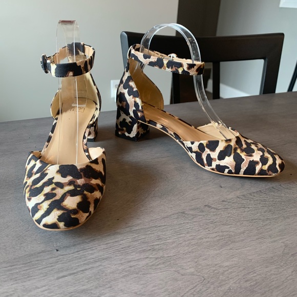 Cabi Kiki Ankle Strap low 2” chunky heel. Sz 8. - Picture 2 of 10